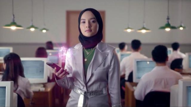 Paras Nabila Ishma muncul di iklan sebuah provider telepon selular (https://www.instagram.com/p/CFo1d11DX1g/)