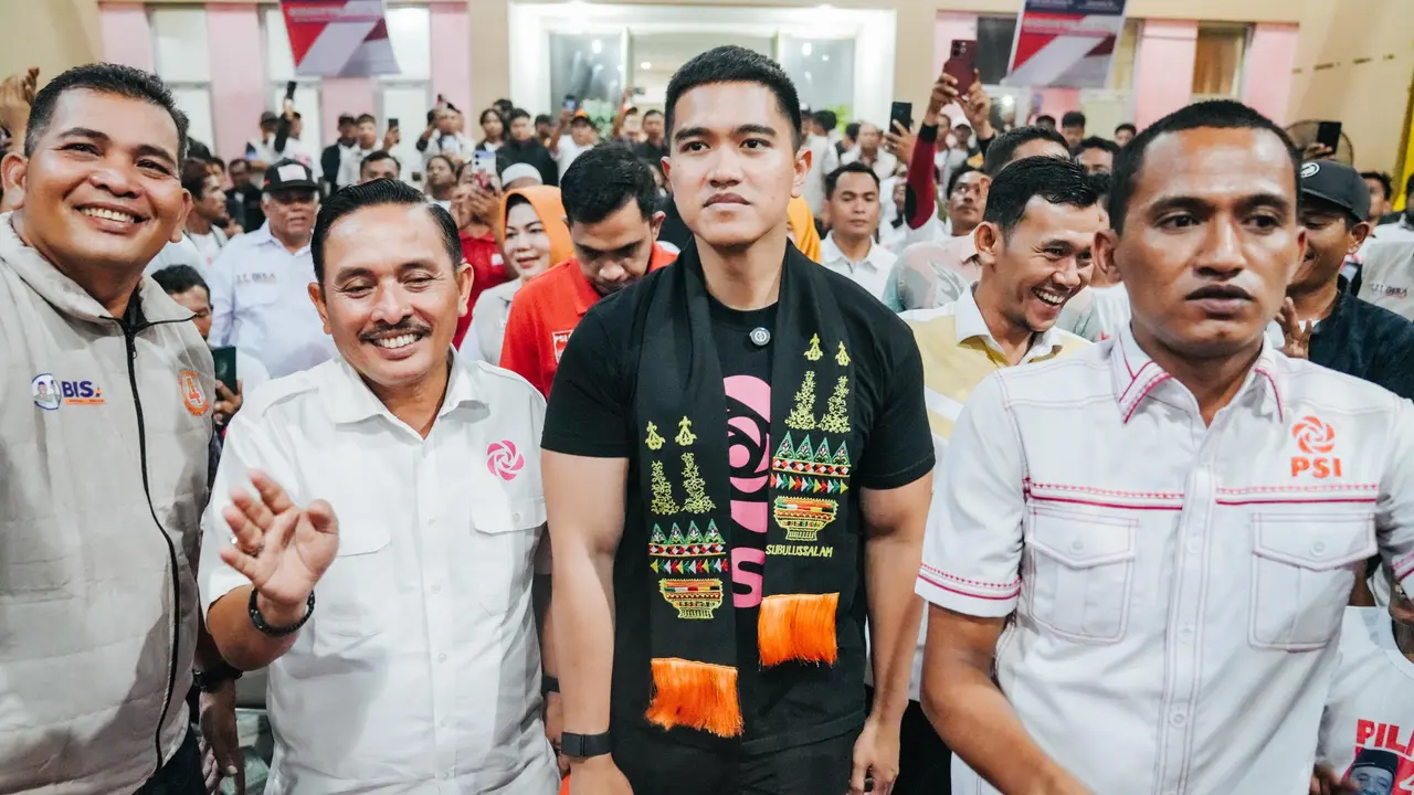 Ketua umum Partai Solidaritas Indonesia (PSI) Kaesang Pangarep melanjutkan safari politiknya dengan menghadiri acara silahturahmi dialogis bersama masyarakat Subulusallam Aceh.