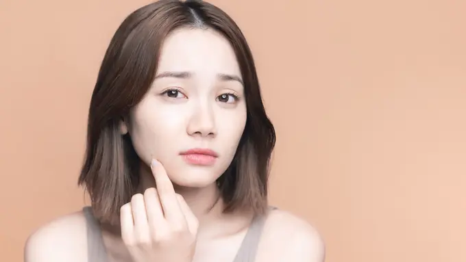 Kulit Wajah Mengelupas Apa Sih Penyebabnya? Temukan Perawatan yang Tepat untuk Mengatasinya