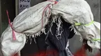 Heboh Pengamen di Tambora Jakbar Bopong Karung Besar, Dikira Bawa Mayat, ternyata Ini Isinya