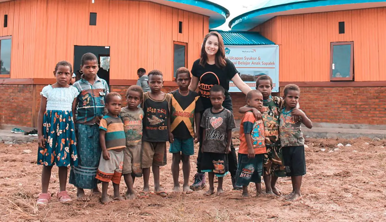 Menjadi ambassador kegiatan 'Berani Mimpi 2017' di Wamena, Papua (Liputan6/IG/@chelseaislan)