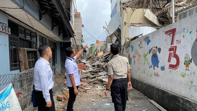 Gedung empat lantai di Slipi, Jakarta Barat ambruk. (Dok Istimewa)