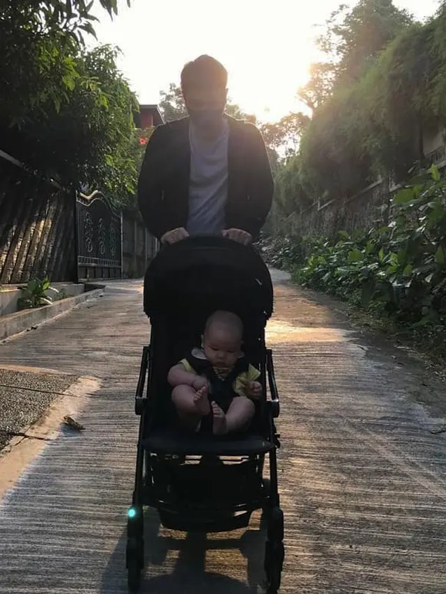Dimas Aditya dan anaknya