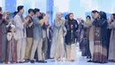 Acara ini dimeriahkan oleh sederet selebriti ternama yang turut menjadi model. Bertema 'Reflection', acara ini tidak hanya menampilkan busana-busana terbaru, tetapi juga mendorong introspeksi diri. Zaskia Sungkar memperkenalkan koleksi terbarunya, seperti Atacama dan Mighty Allure, sementara Shireen Sungkar menampilkan koleksi 'Harmony' yang terinspirasi oleh kedamaian dan keselarasan. (Liputan6.com/IG/@shireensungkar)