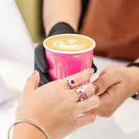 Kafe Terbaru dengan Nuansa Fuschia Sambil Lihat Berlian. [@passionfushsiacafe]