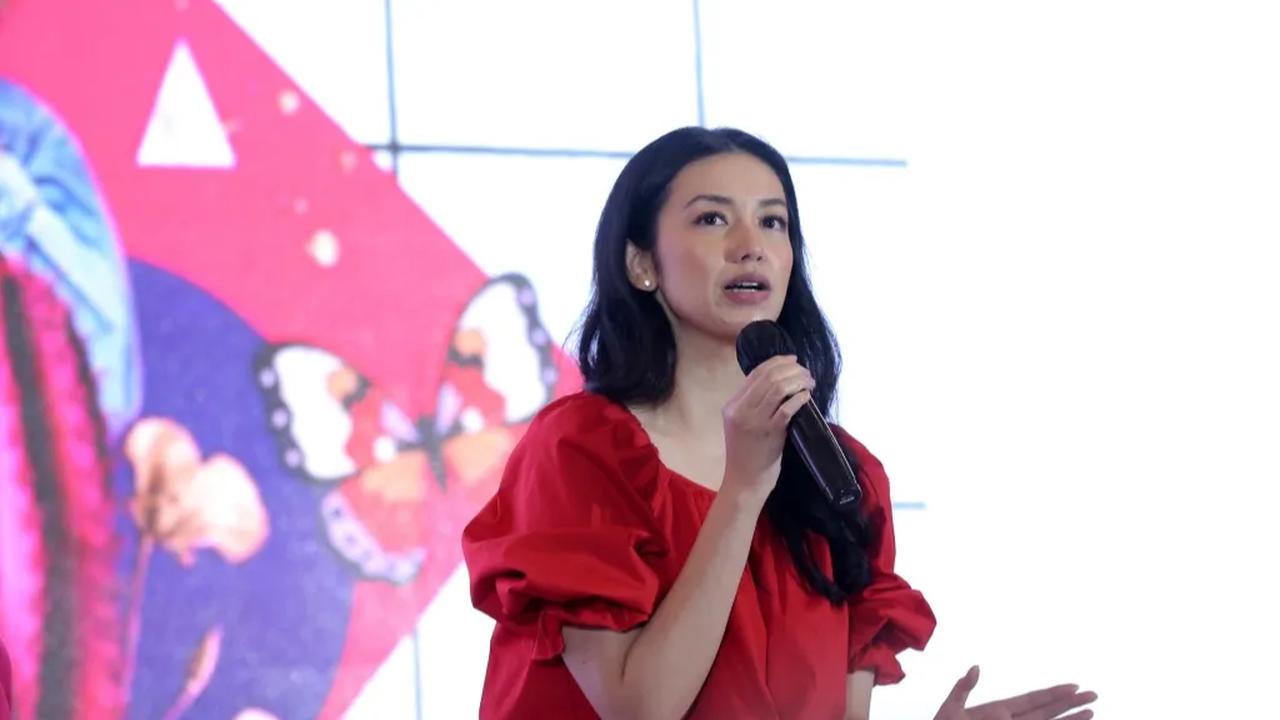 4. Velove Vexia Bicara tentang Mengatasi Ekspektasi