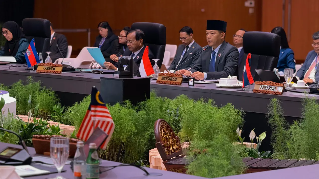 Menlu RI Sugiono dalam pertemuan ASEAN–India Post Ministerial Conference (PMC) di Kuala Lumpur, Malaysia, Kamis (10/7/2025). (Dok. Kemlu RI)