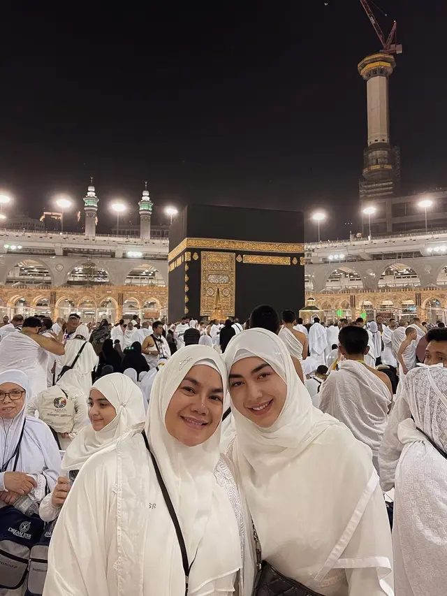 Sarita Abdul Mukti Umrah