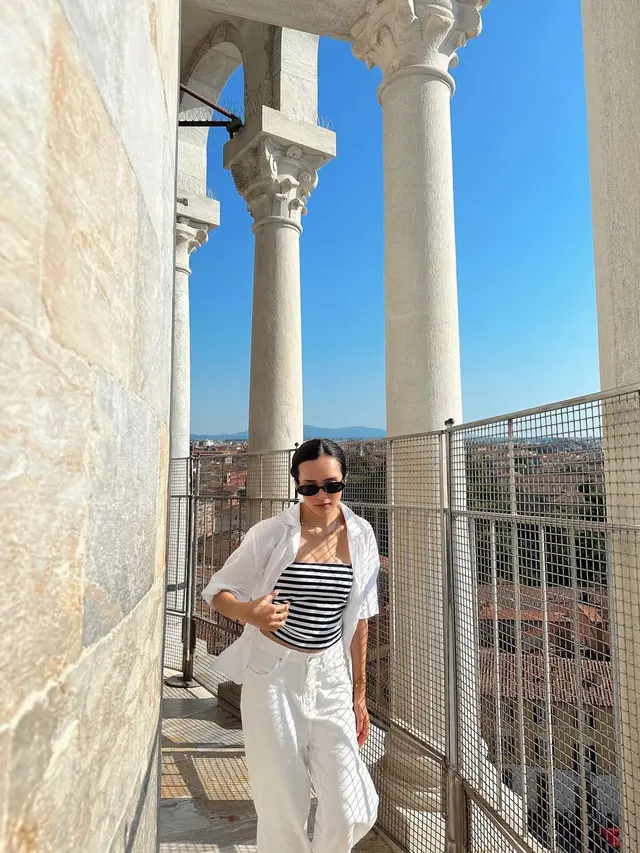 8 Adu Gaya Aaliyah Massaid dan Beby Tsabina yang Sama-sama Bulan Madu di Italia, Stylish dengan Chic Outfit