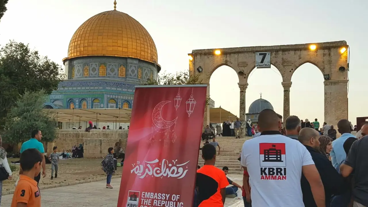 Aparat keamanan Israel pada Ramadhan tahun 2018, melarang keras untuk berbagai bentuk bantuan dari Indonesia masuk ke kota Yerusalem (KBRI Amman)