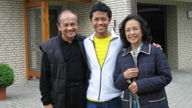 BJ Habibie dan cucu
