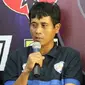 Asisten pelatih Arema Cronus, Joko Susilo (C) WEAREMANIA.NET