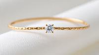 Gelang Emas White Diamond (Created by Meta AI)