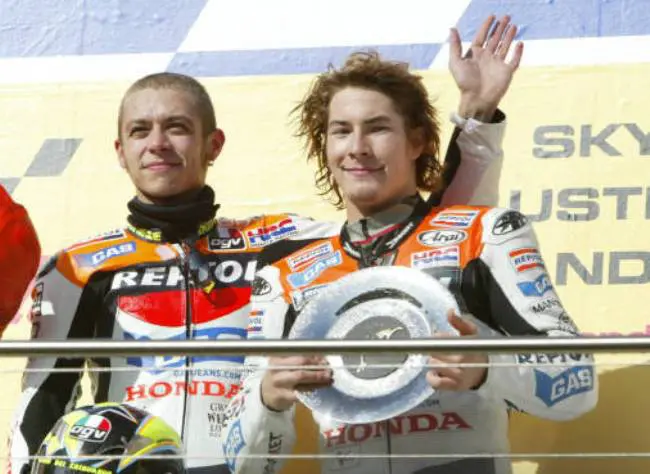 Nicky Hayden (kanan), menyebut Valentino Rossi sebagai rekan setim yang paling spesial. (Crash)