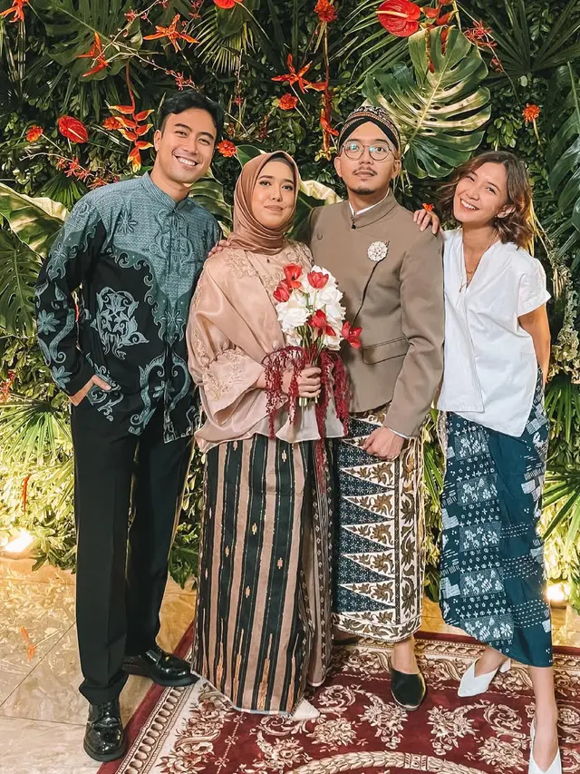 Model Kebaya Sheila Dara.