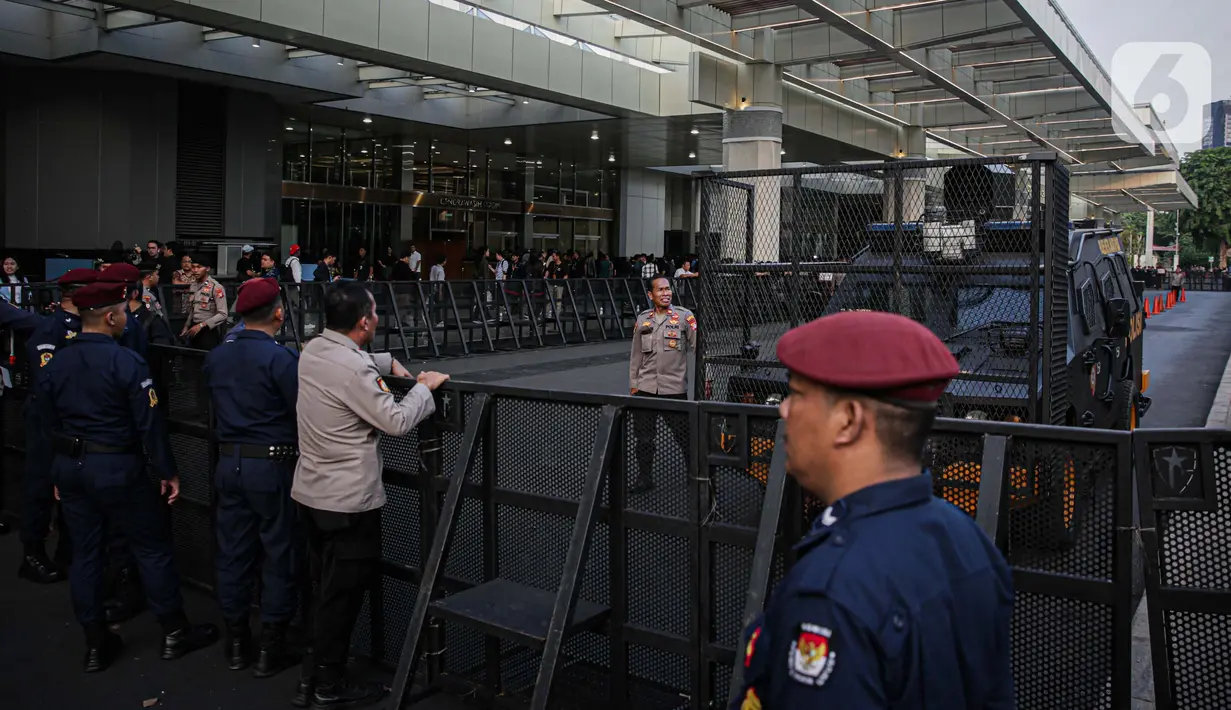 Dalam pengamanan tersebut, total 2.464 personel gabungan dikerahkan dalam mengamankan debat Cawapres 2024. (Liputan6.com/Faizal Fanani)