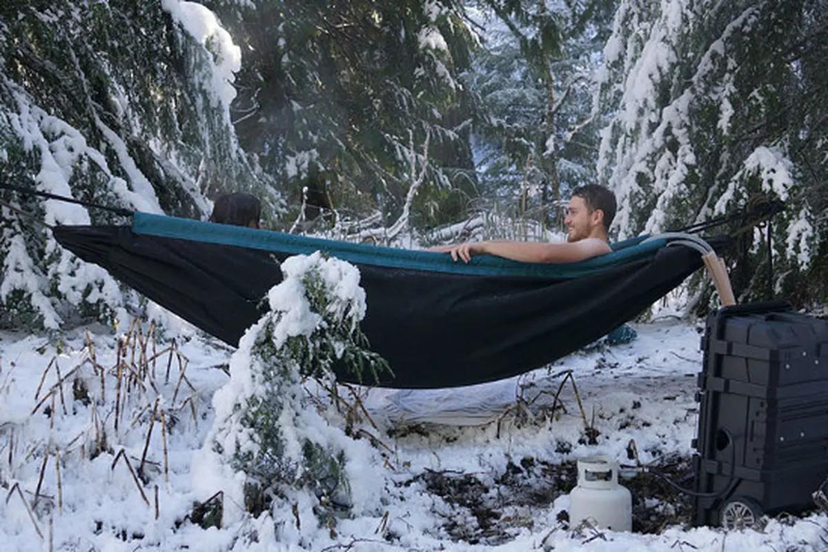 Hydro Hammock: Sensasi Mandi Air Panas di Alam Liar