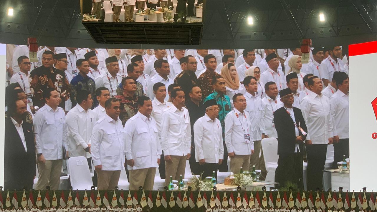 Berkemeja Putih, Jokowi-Ma’ruf Amin Hadiri Rapimnas Gerindra