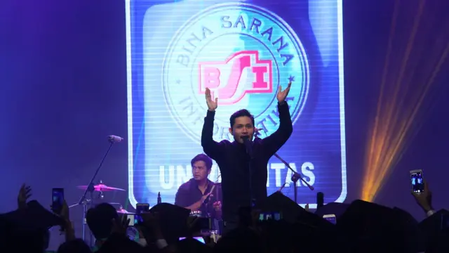Andra and The Backbone