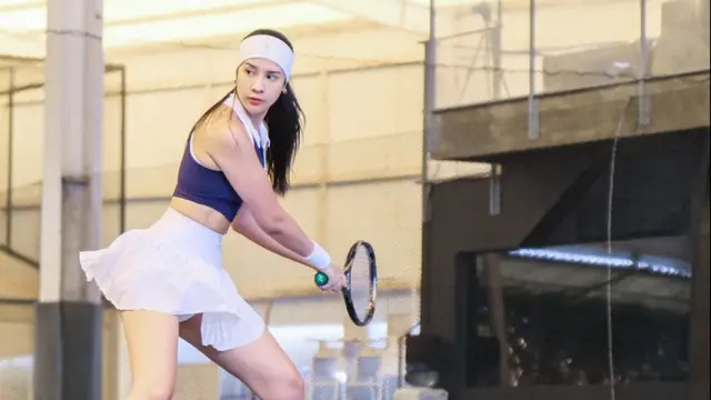 Potret Anya Geraldine Berolahraga (credit: https://www.instagram.com/anyageraldine/)