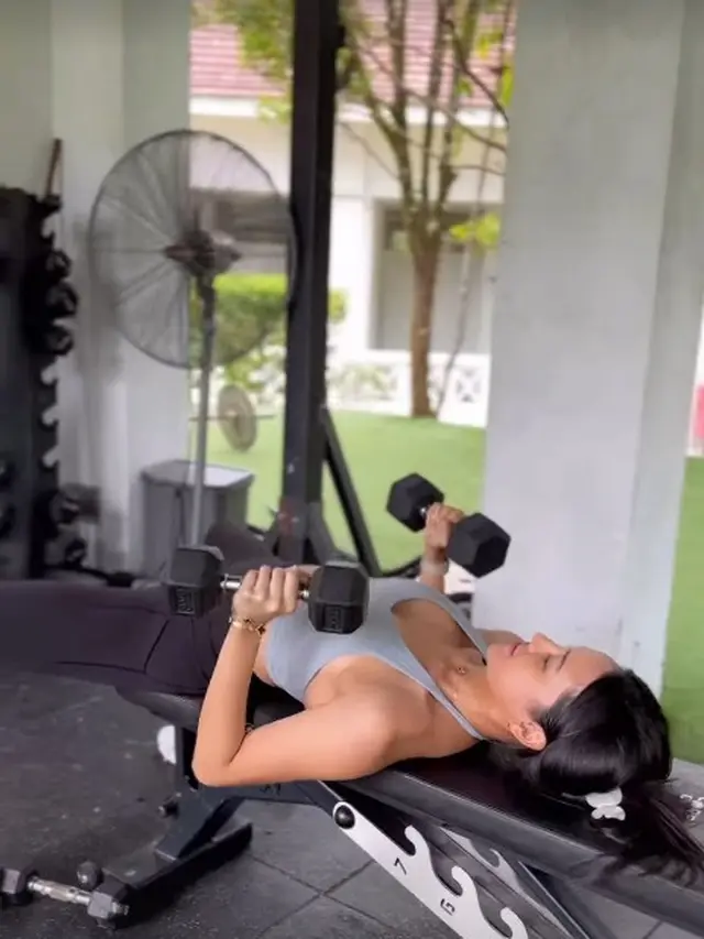 Potret Anya Geraldine Nge-Gym. (instagram.com/anyageraldine)