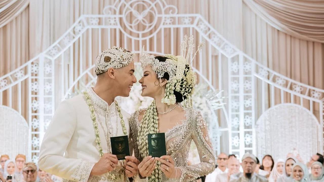 9 Potret Momen Persiapan Alyssa Daguise dan Al Ghazali Jelang Akad Nikah, Pakai Skincare Dulu Sebelum di Makeup