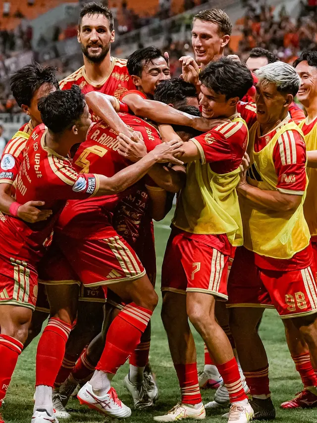 Bek Persija Jakarta, Rizky Ridho.