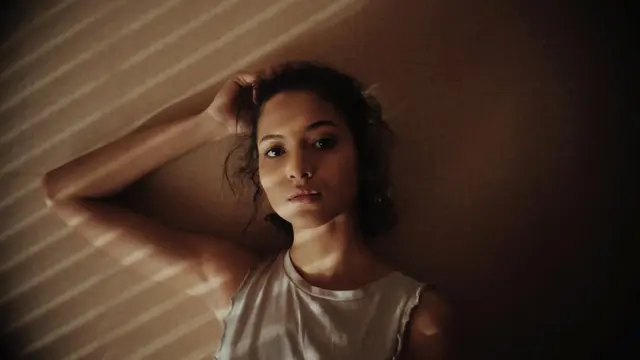 [Bintang] 4 Makeup Minimalis Putri Marino yang Bikin Jatuh Cinta