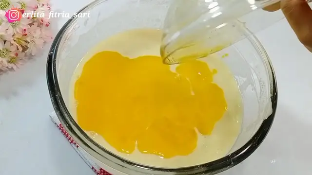 Cara Bikin Kue Lumpur Empuk dan Permukaan Tidak Berlubang, Tak Cukup dengan Saring Adonan