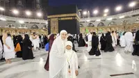 Ayu Ting Ting jalani ibadah umrah (Sumber: Instagram/ayutingting92)