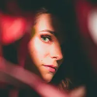 Ternyata ada beberapa cara praktis untuk mewujudkan impian memiliki kulit wajah kenyal dan sehat. Kita coba yuk beberapa tips perawatan kecantikan berikut. (Photo by Timothy Dykes on Unsplash)