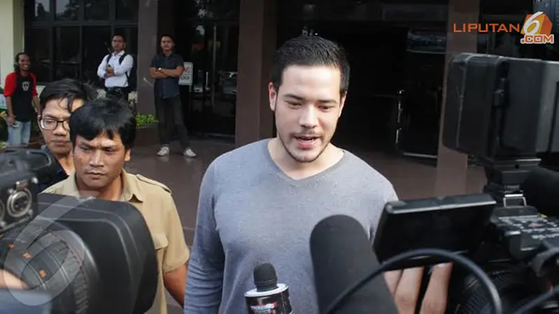 Zack Lee Akan Klarifikasi Video Mesranya dengan Nikita Mirzani