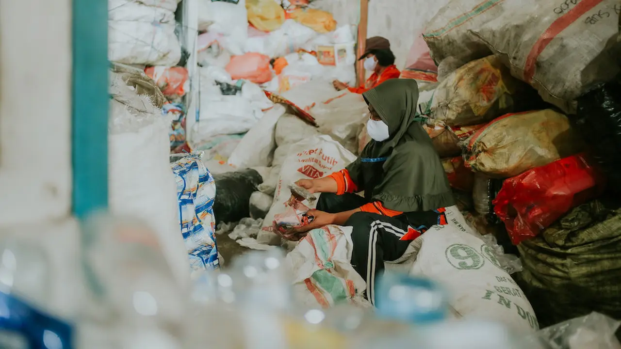Informal Plastic Collection Innovation Challenge Hasilkan 11 Kemitraan Untuk Tingkatkan Sektor Pengelolaan Sampah Indonesia
