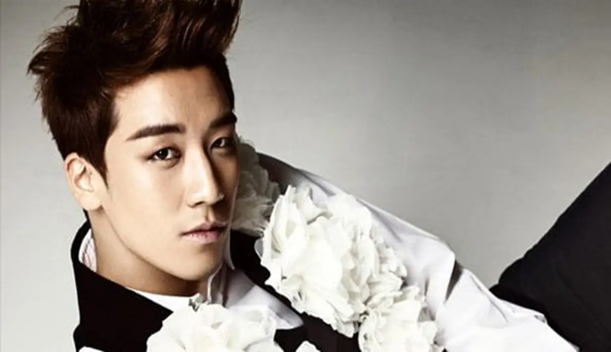 Kini, Seungri sedang sibuk menjalani promosi film drama terbaru nya. Ia berharap netizen tetap setia mencintainya sebagai seorang idola. (Soompi/Bintang.com)