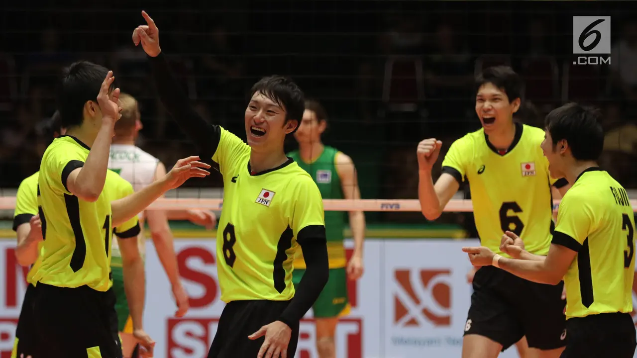 Pemain Jepang rayakan kemenangan atas Australia pada perempat final Kejuaraan Voli Asia 2017, Minggu (30/7/2017). Jepang unggul 3-0 (25-21, 25-16, 25-22). 