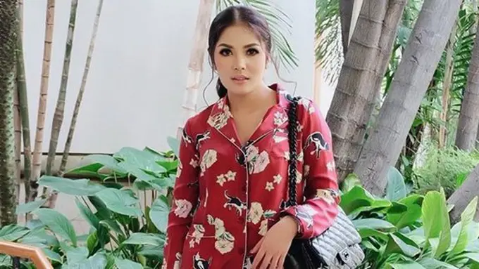 Nindy dibully netizen karena pakai piyama/copyright: instagram/nindyparasadyharsono