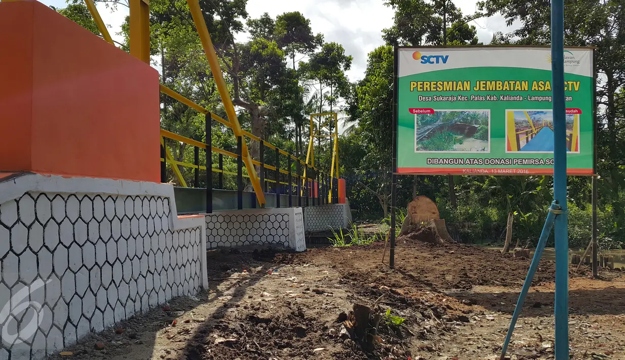 Lokasi Jembatan Asa ke-7 yang berada Desa Sukaraja, Kecamatan Palas, Kabupaten Kalianda, Lampung Selatan, Minggu (13/3). Pembuatan Jembatan ini menghabiskan biaya sekitar Rp  204 juta. (Liputan6.com/dok SCTV)