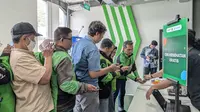 Lewat Cek Kesehatan Gratis ini para driver ojol bisa mengetahui kondisi kesehatan masing-masing. (Foto: Liputan6.com/Ade Nasihudin)