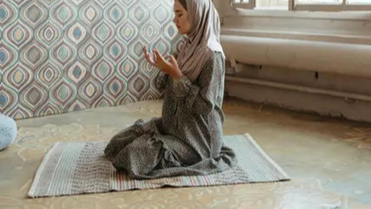 Suci dari Haid di Waktu Ashar, Haruskah Qadha Sholat Dzuhur? Ini Kata Buya Yahya