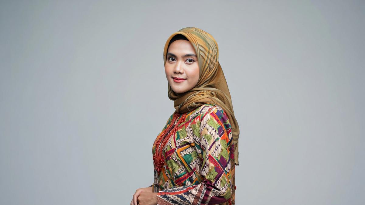 8 Model Baju Batik untuk Kerja Wanita Muslimah, Kenakan Padu Padan Ini Jika Ingin Tampil Modis di Kantor