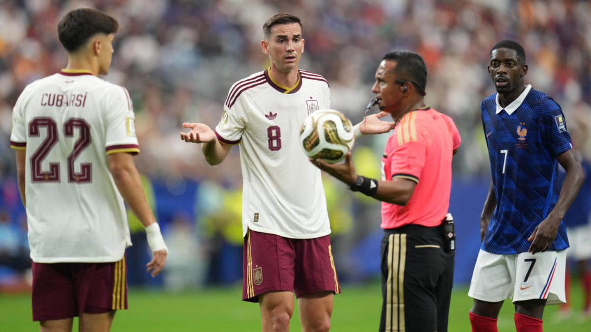 Wasit Batalkan Tendangan Bebas Jadi Polemik Spanyol vs Prancis