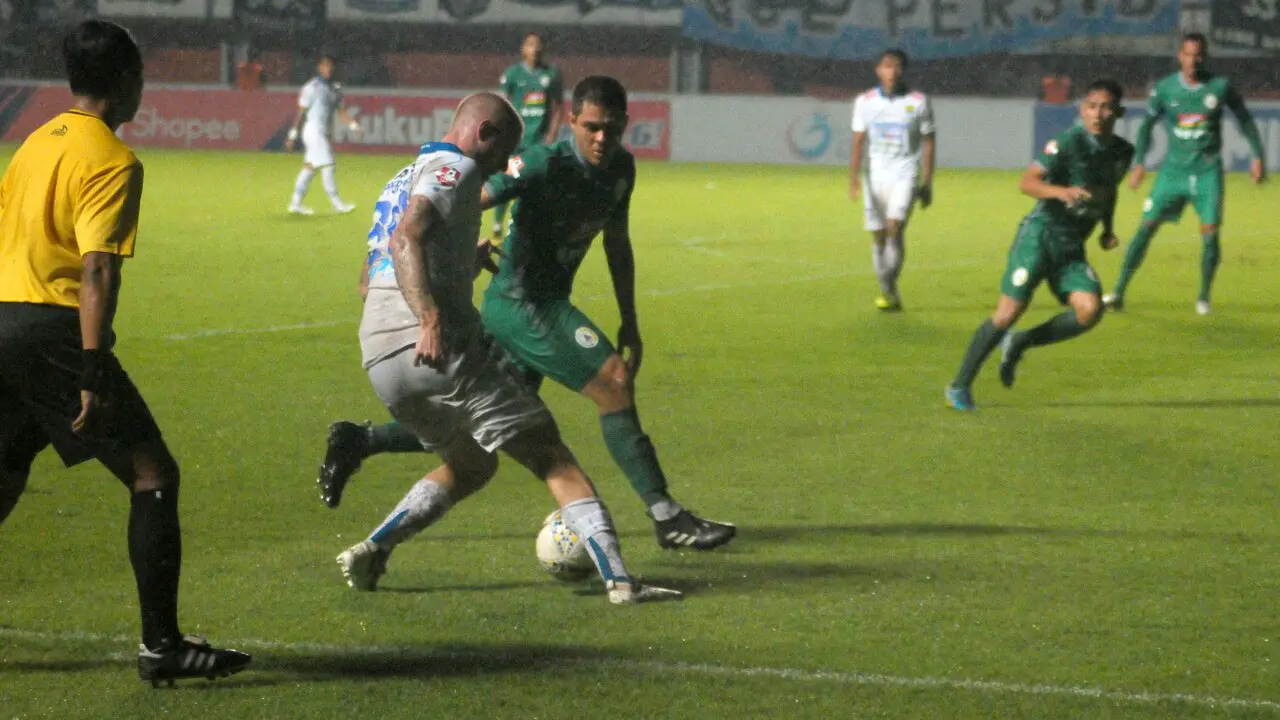 PSS Sleman vs Persib Bandung