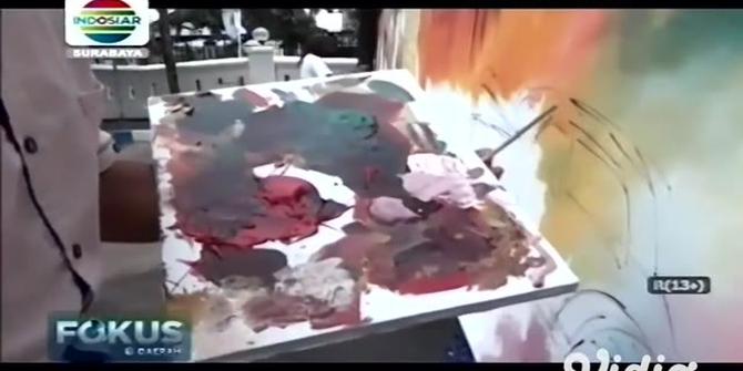 VIDEO: Lukisan Bertema Perjuangan Sepanjang 10 Meter Hiasi Hari Santri Nasional