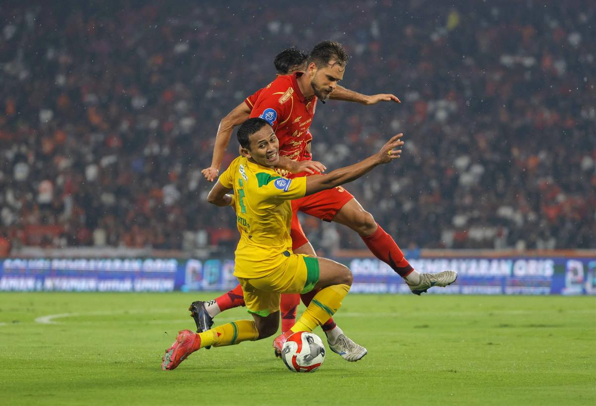 FOTO: Persija Jakarta Tundukkan Persebaya Surabaya Tiga Gol Tanpa Balas