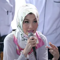 Jumpa pers Arzetti Bilbina. (Yunan Laziale/Bintang.com)