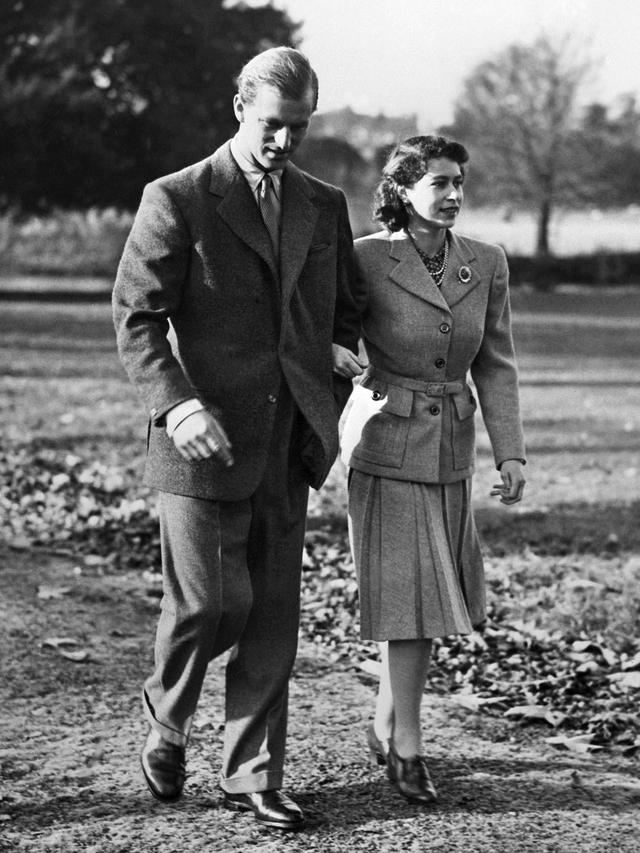 Pangeran Philip bersama Ratu Elizabeth II