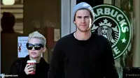 Lama Pacaran, Miley Cyrus Ogah Putus dengan Liam Hemsworth