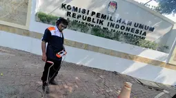 Pendeteksian tersebut untuk memastikan keandalan Saluran Kabel Tegangan Menengah (SKTM) 20 kV, di kawasan Menteng, terlebih khusus untuk mengawal selama 24 jam penuh pasokan listrik Gedung KPU, Jakarta,  Kamis (17/7/2014) (Liputan6.com.Faizal Fanani)