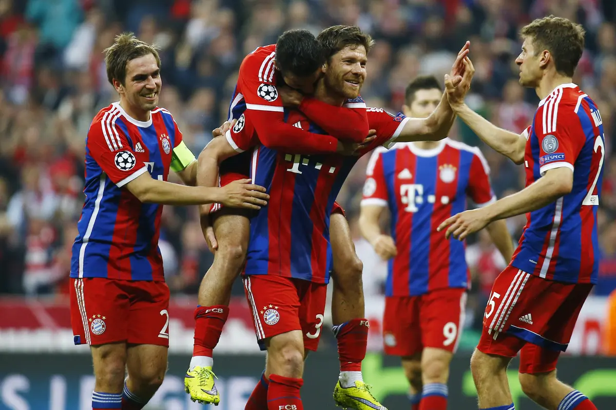 Bayern Muenchen Bantai Porto 5-1
