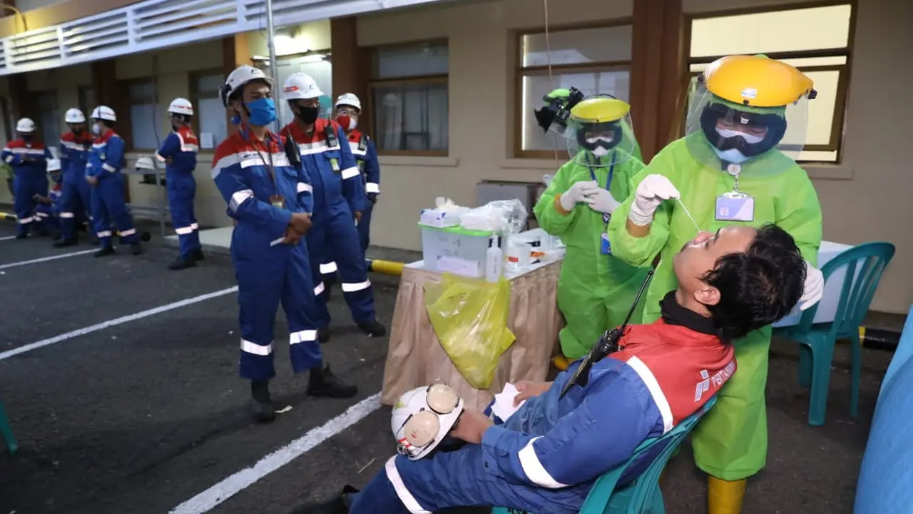 Tes usap massal yang digelar Pertamina RU IV Cilacap menyasar 5.000 orang. (Foto: Liputan6.com/Pertamina)